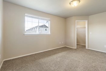 3 Bedroom Townhome - Photo Gallery 8