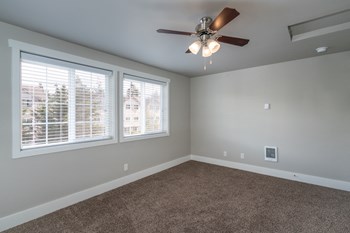1 Bedroom Home - Photo Gallery 16