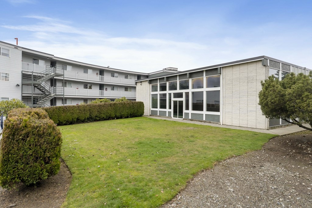 the building where the hotel is located