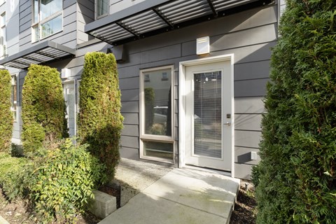 Bode-88 studio apartment with door out to patio