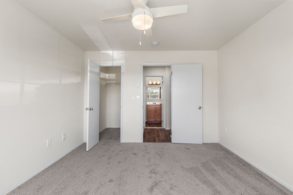 Room with ceiling fan and light at Oakwood Manor, Bay Shore, NY, 11706
