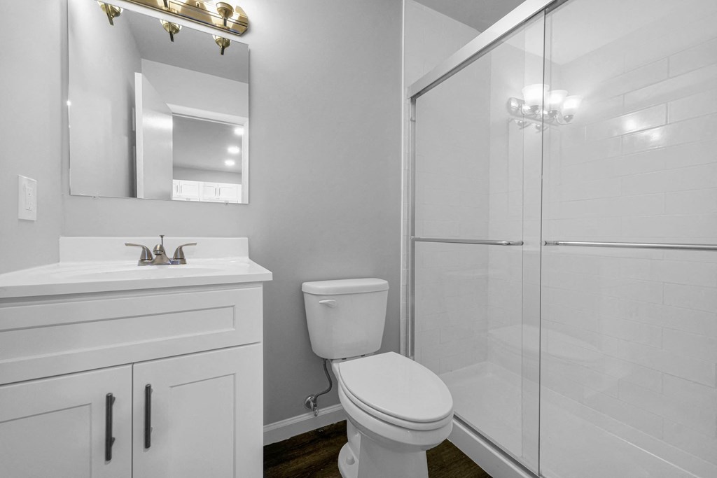 Bathroomat Amity Oak, Amityville, 11701