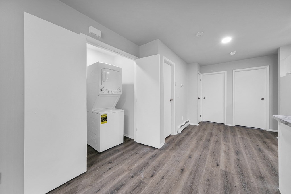 Living room at Amity Oak, Amityville, NY