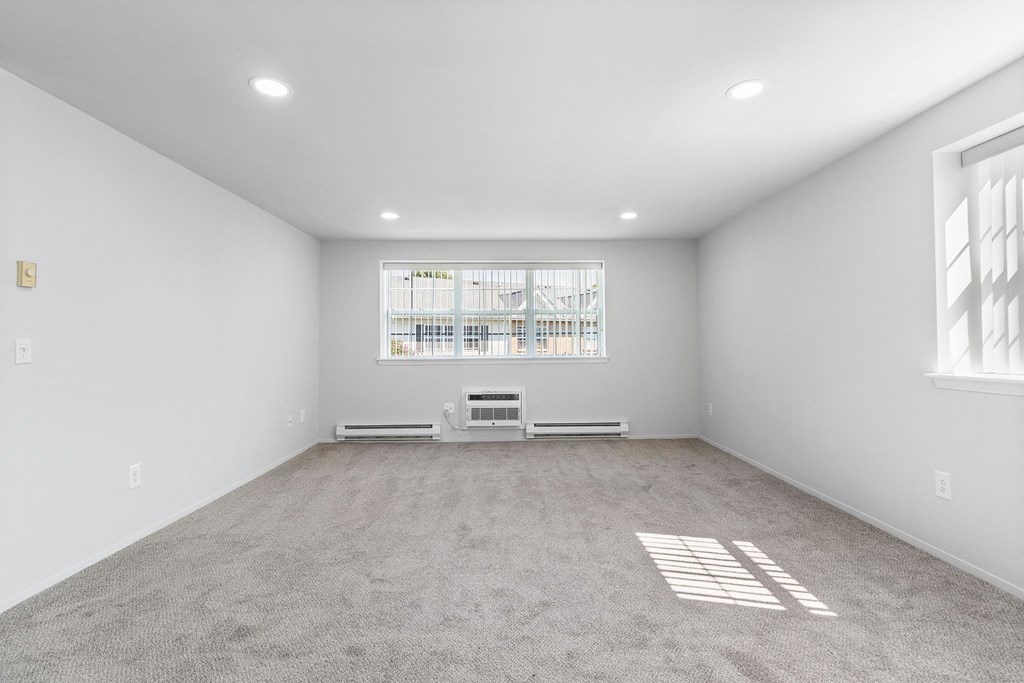 Living room at Oakwood Manor, Bay Shore, NY