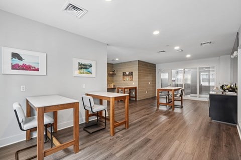Valley and Bloom Apartments Business Center