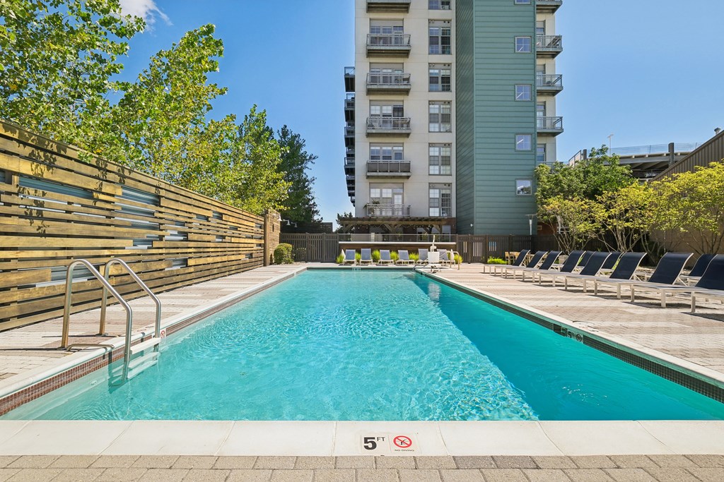 A swimming pool with a 5' height restriction.