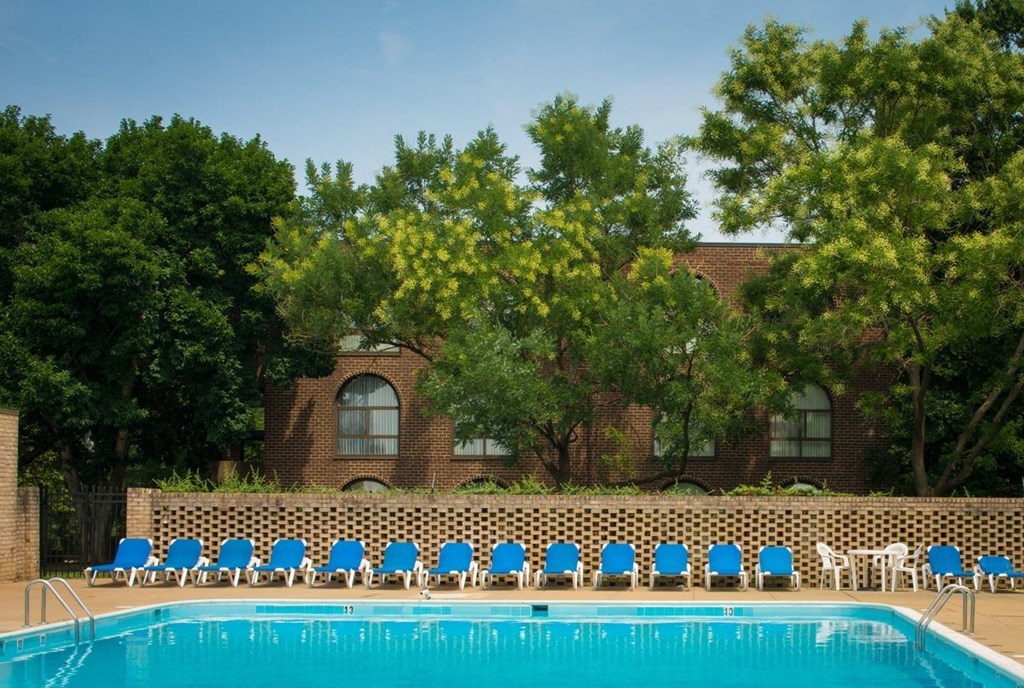 Swimming Pool The Commons of McLean
