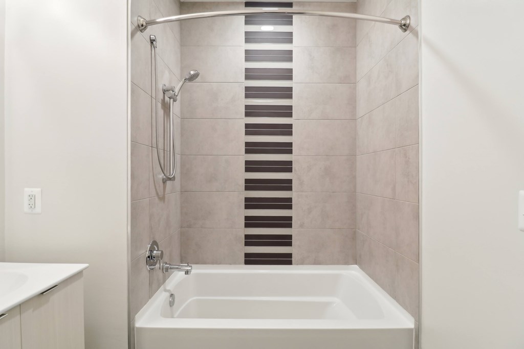 The Edison Union Market Shower