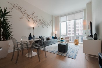 Spacious Living Room Spacious Living Room at Continuum 55, White Plains, 10606 - Photo Gallery 4