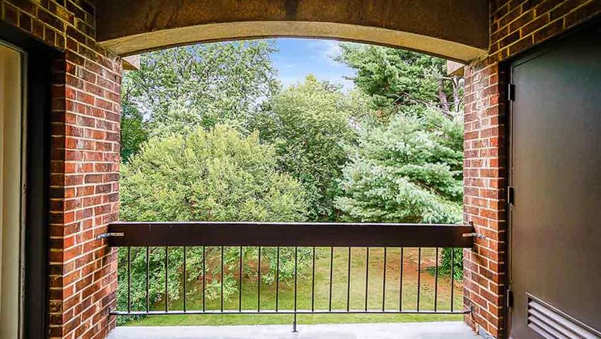 Views Views The Commoms of McLean Corridor - Photo Gallery