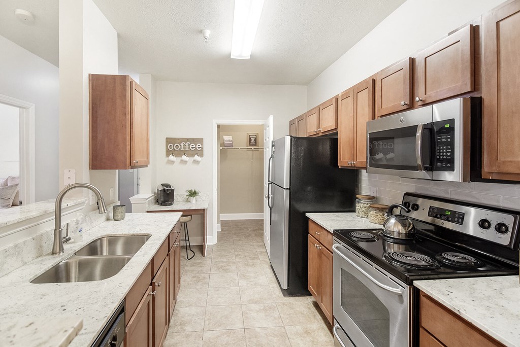Stainless Steel Appliances at Highlands Apartment Homes, Bartlett, TN, 38135
