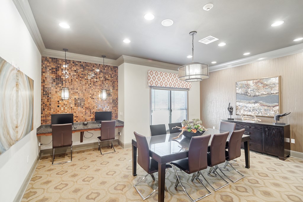 a dining room at Cumberland Place Apartment Homes, Tyler 75703