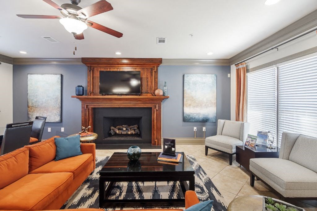 Grand Clubhouse Lounge at Cumberland Place Apartment Homes, Tyler, Texas