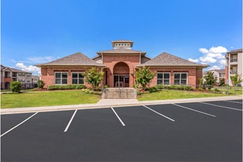 Grand Clubhouse Grand Clubhouse at Cumberland Place Apartment Homes, Tyler, Texas - Photo Gallery 2