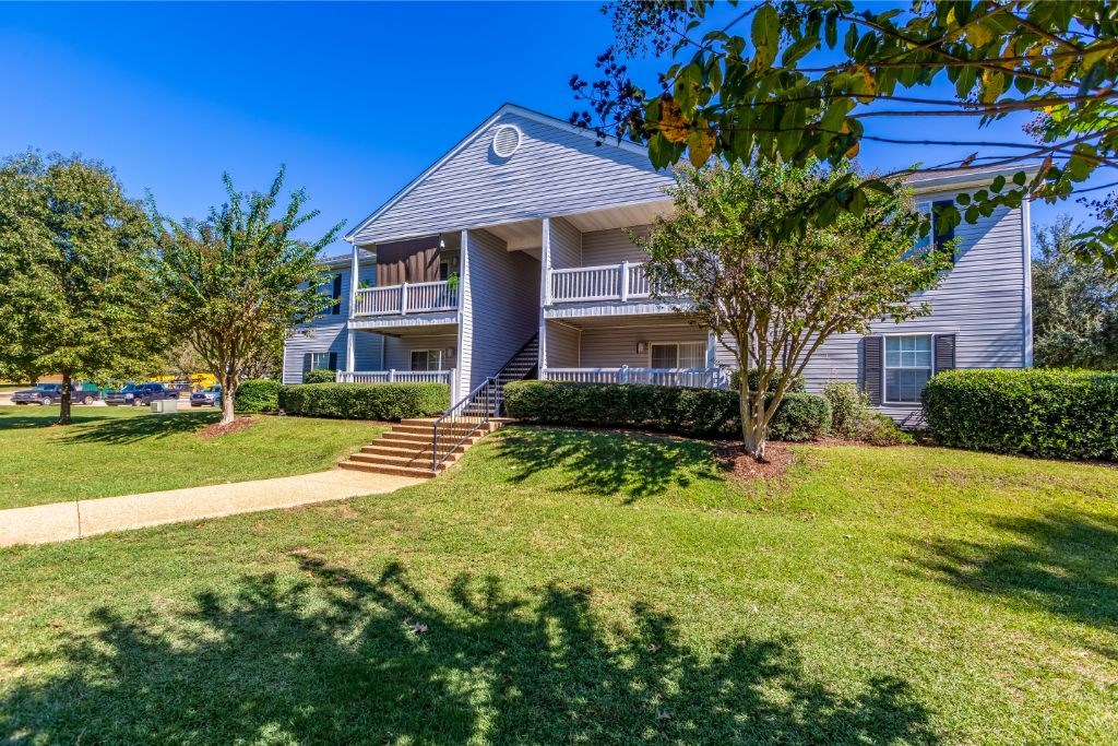 Apartment Exterior at Parklane Apartment Homes, McComb, Mississippi, 39648