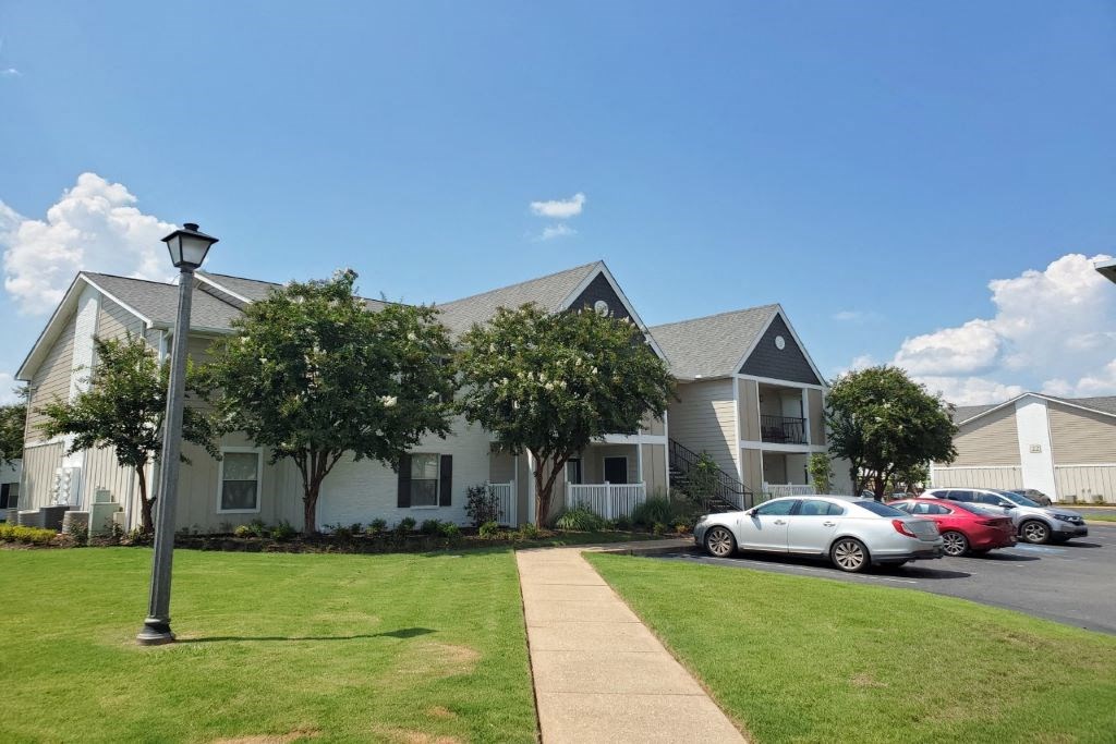 Elegant Landscaping at Reserve of Bossier City Apartment Homes, LA, 71111