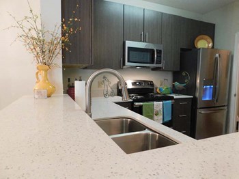 Kitchen Bar Kitchen Bar at Legacy Apartment Homes, Ridgeland, MS, 39157 - Photo Gallery 5