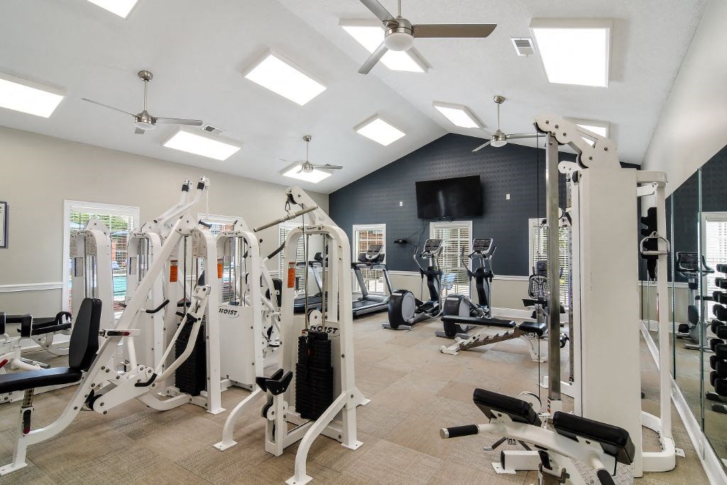 the preserve at ballantyne commons community gym  at Bridgewater Apartment Homes, Brandon, MS, 39047