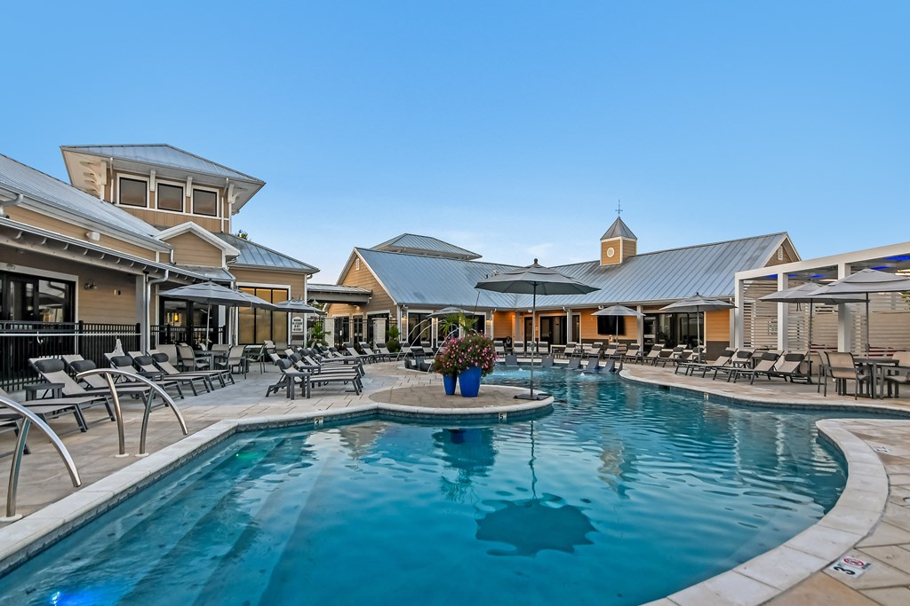 the swimming pool at Crossgates Apartment Homes, Mississippi