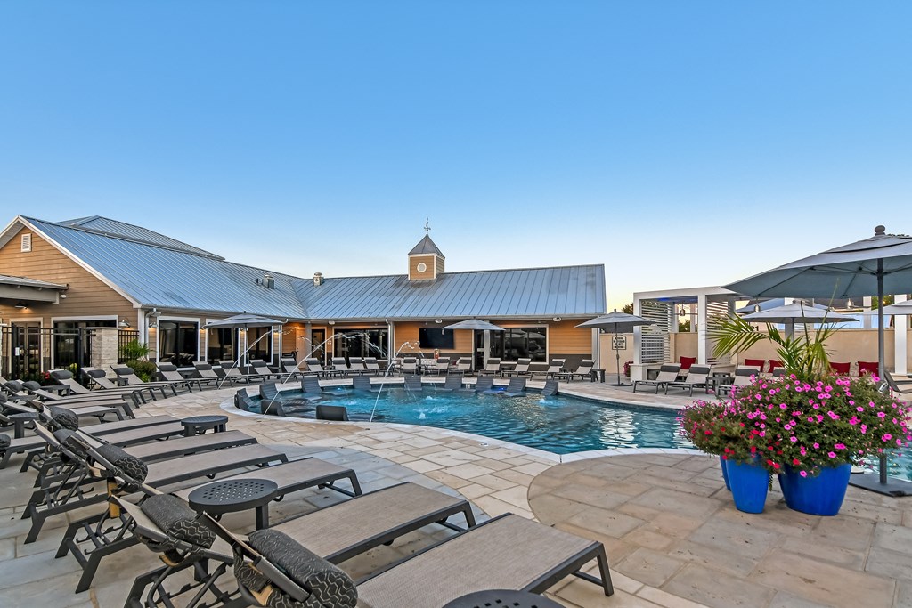 beautiful swimming pool at Crossgates Apartment Homes, Mississippi 39759