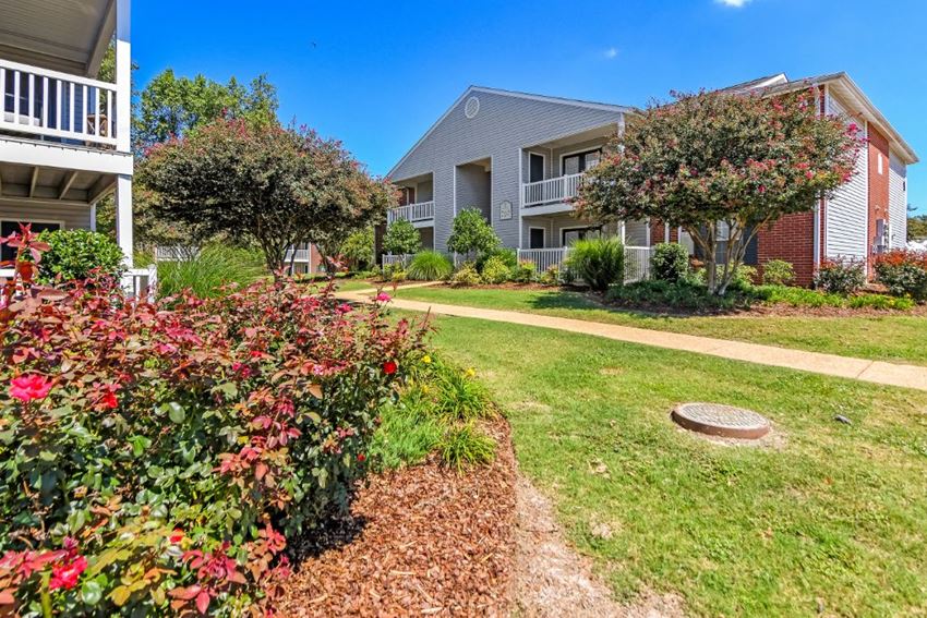 Crossgates Apartment Homes, 1087 Stark Rd, Starkville, MS RentCafe