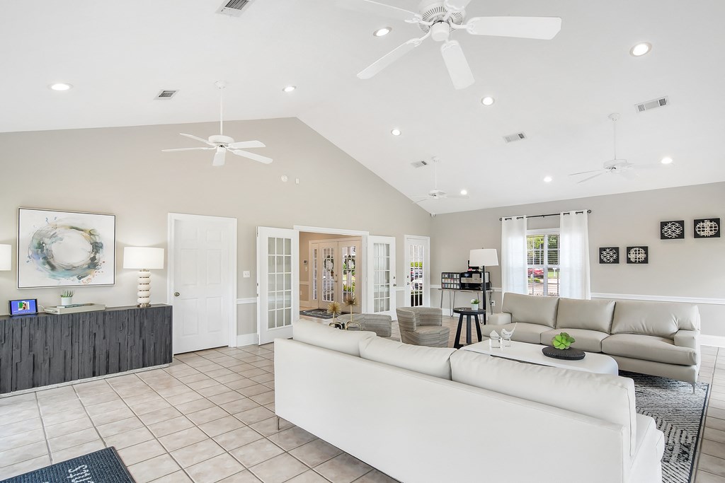 Community Clubhouse at The Colony Apartment Homes, Columbus