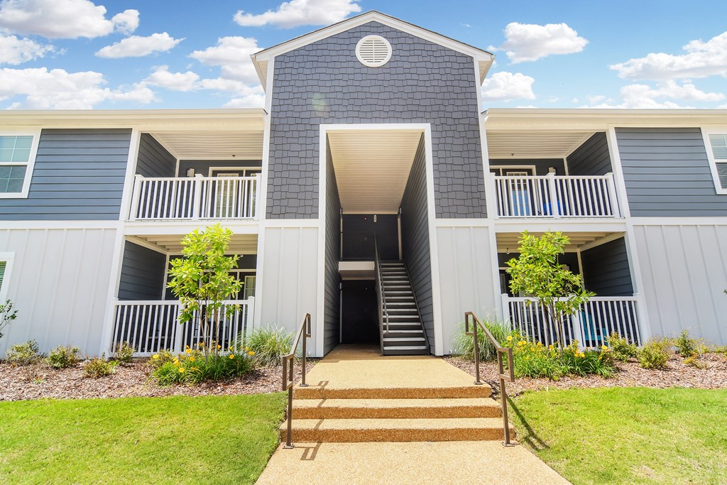 Exterior View at The Colony Apartment Homes, Columbus