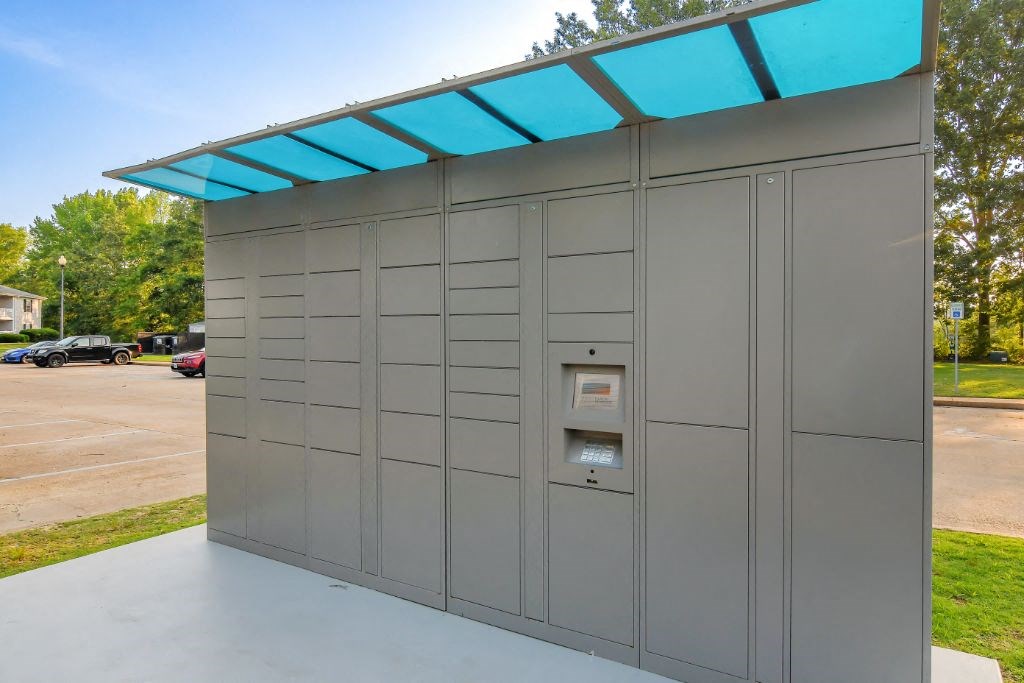 Package Locker at The Colony Apartment Homes, Columbus, 39702