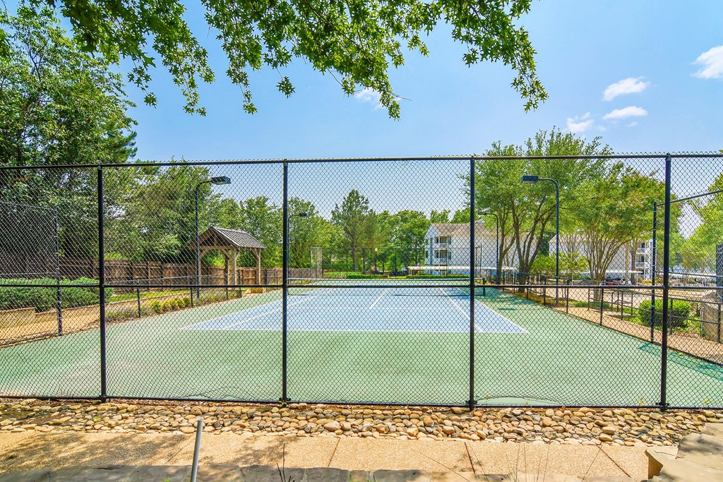 tennis courts at Lexington Pointe Apartments in Oxford, MS