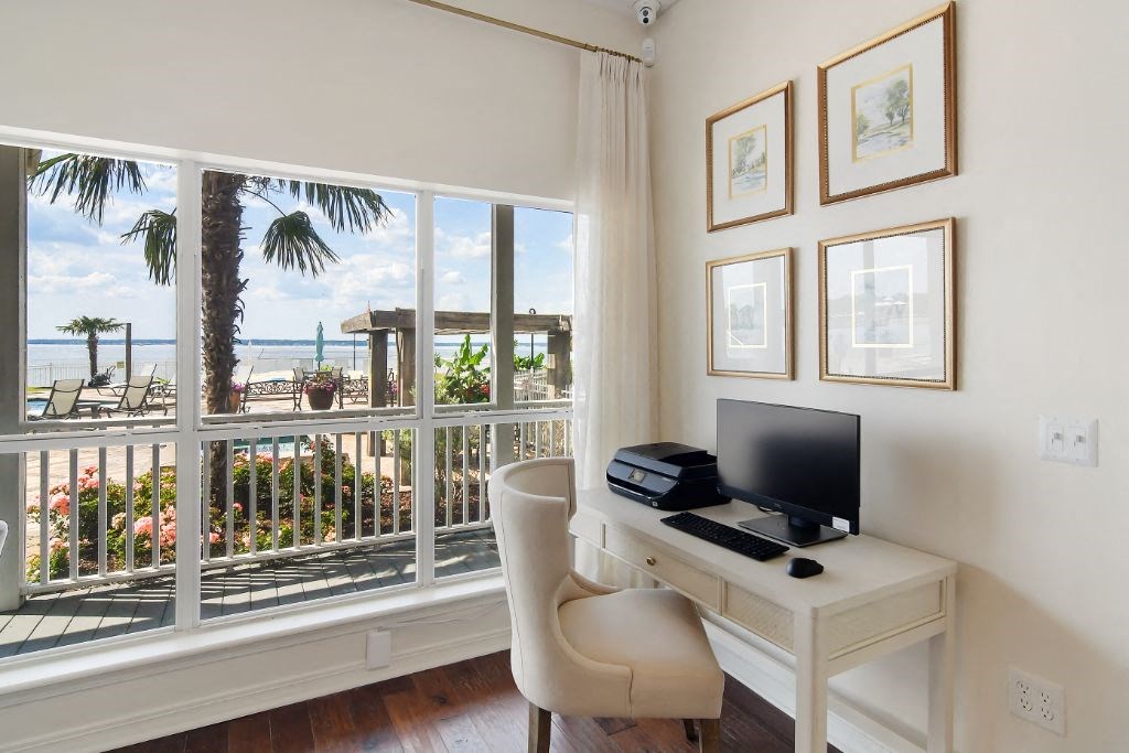 a home office with a view of the ocean at Lakeshore Pointe Apartment Homes, Mississippi, 39047