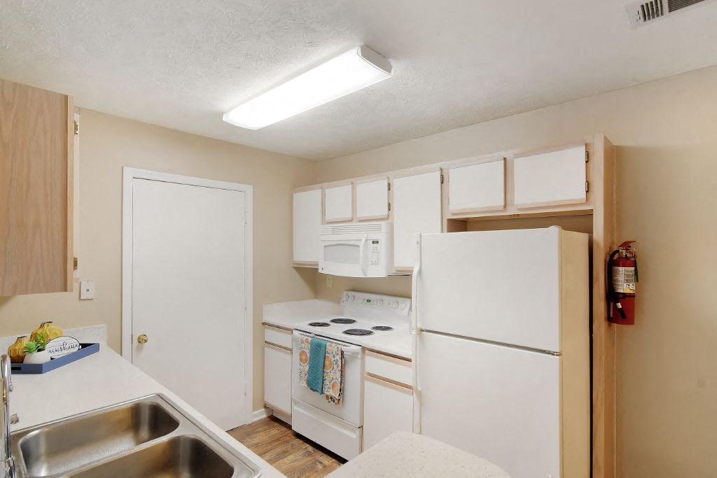 our apartments have a fully equipped kitchen with stainless steel appliances  at Parklane Apartment Homes, Mississippi