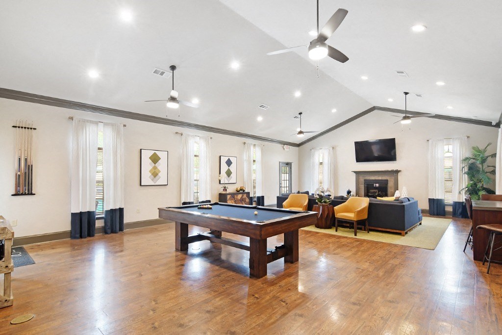 the preserve at ballantyne commons community room  at Landing at Willow Bayou Apartment Homes, Bossier City, LA, 71111