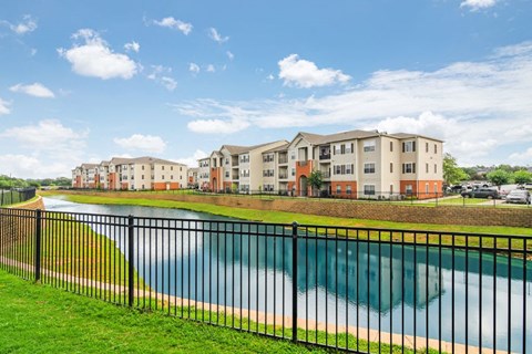 the preserve at ballantyne commons community pond