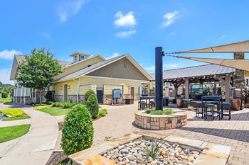 Outdoor lounge at Wellington Grande Apartment Homes, Longview, TX