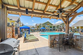 the preserve at ballantyne commons community patio and swimming pool