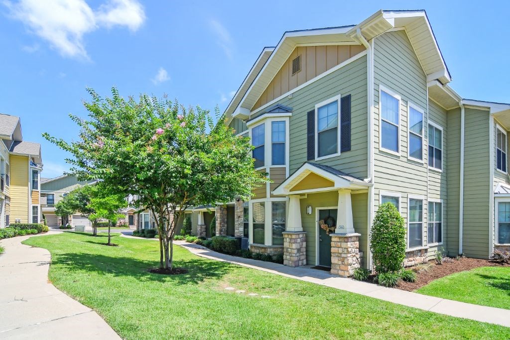 our apartments offer a clubhouse  at Wellington Grande Apartment Homes, Longview