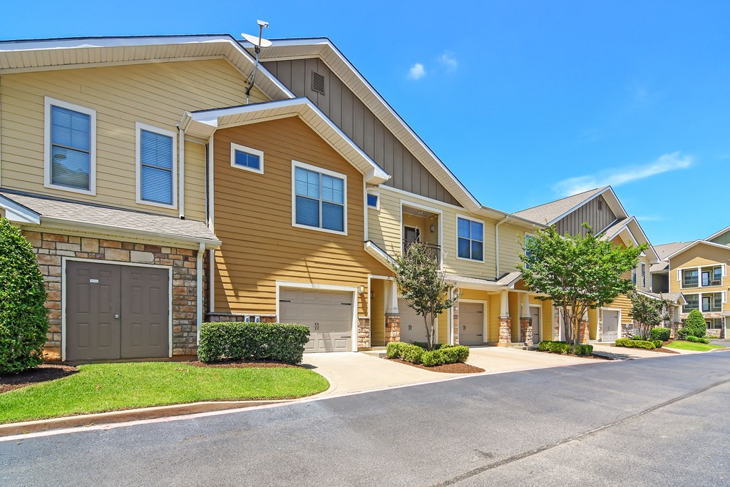 Garages Available at Wellington Grande Apartment Homes, Longview, TX