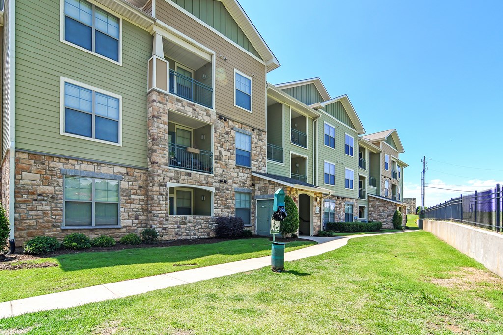 Green Walking park at Wellington Grande Apartment Homes, Longview, Texas