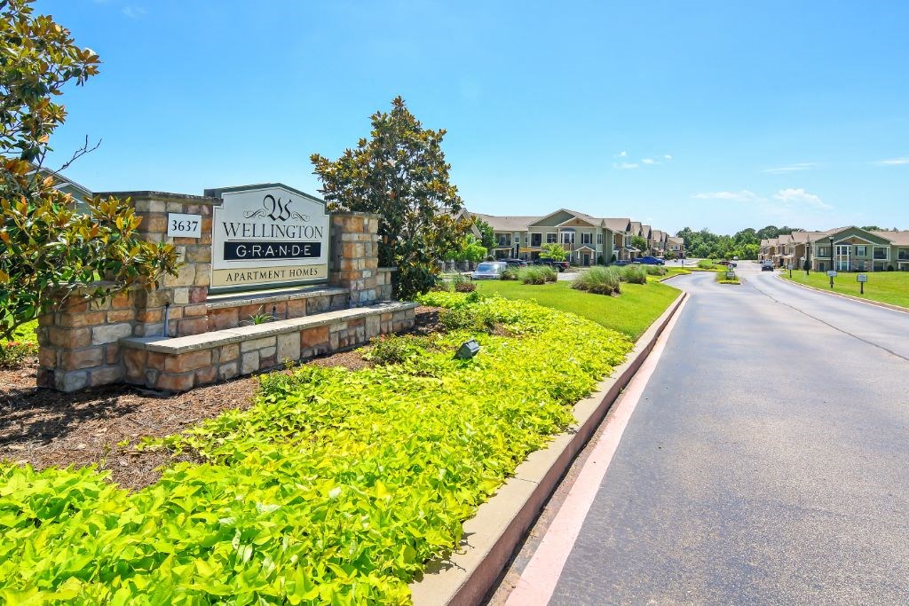 our apartments offer a community of homes for rent  at Wellington Grande Apartment Homes, Longview