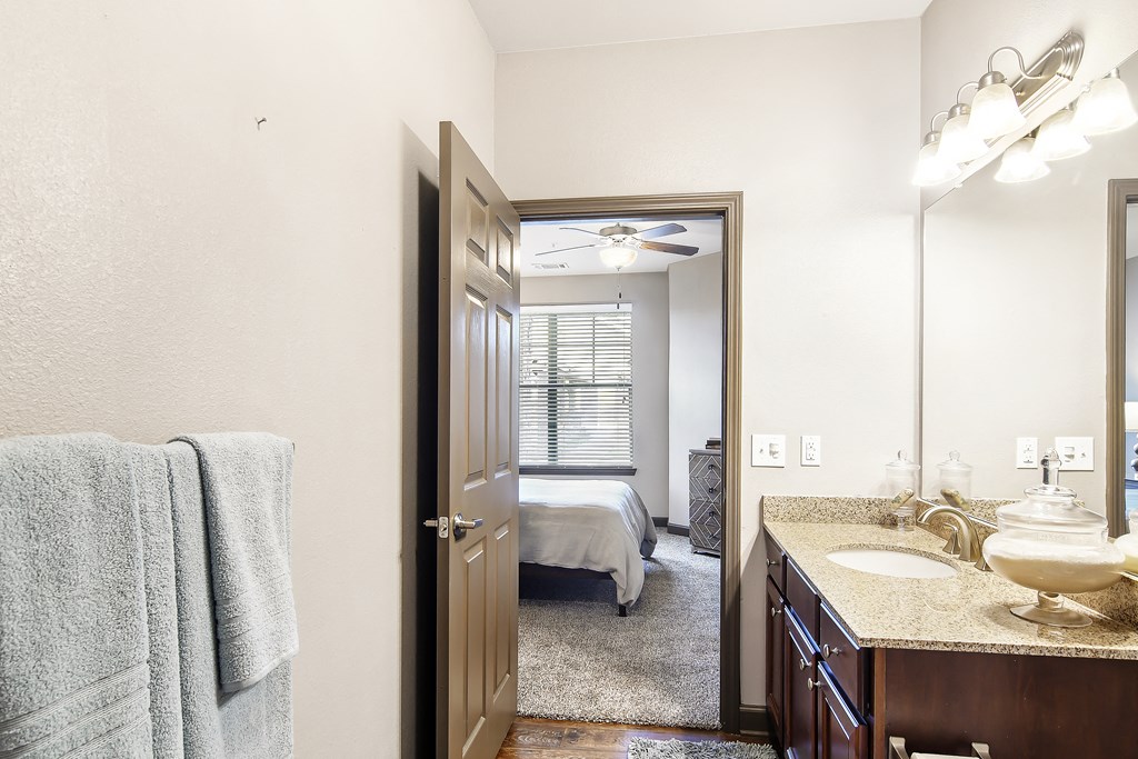 Beautiful Bright Bedroom at Wellington Grande Apartment Homes, Texas, 75605