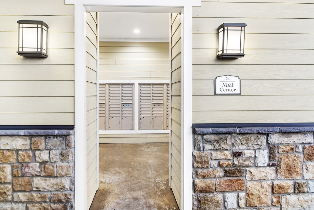 In-Door Mail Center at Wellington Grande Apartment Homes, Longview, 75605
