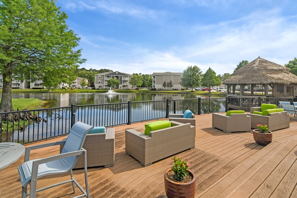Outdoor Lounge Area at Reserve at Gulf Hills Apartment Homes in Ocean Springs, MS