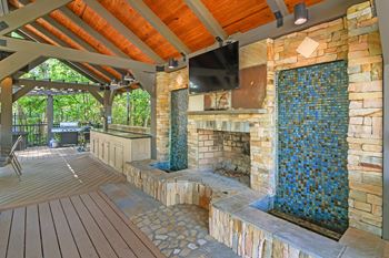 Outdoor lounge area at Lagniappe of Biloxi Apartment Homes in Biloxi, MS
