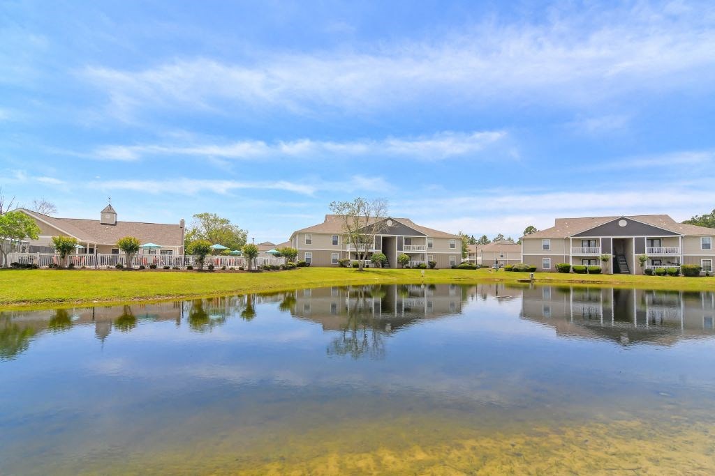 the preserve at ballantyne commons community pond  at The Pointe Apartment Homes, Gautier, MS