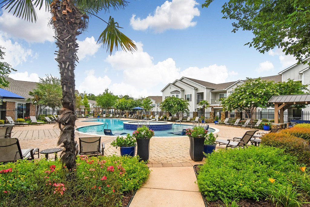 Large Outdoor Spaces at Kingston Crossing Apartment Homes, Bossier City, LA, Louisiana  , 71111