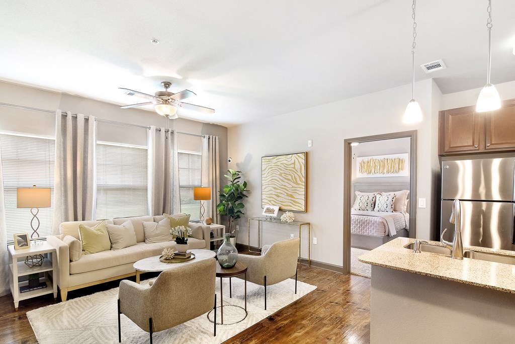 Living Space Plenty Of Natural Light at Kingston Crossing Apartment Homes, Bossier City, LA, 71111