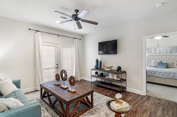 beautiful living room at Charleston Apartment Homes, Mobile, AL 36695