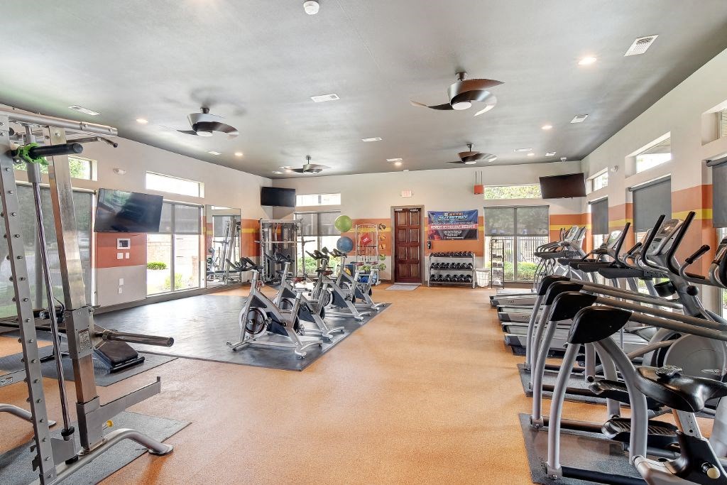 the preserve at ballantyne commons community gym  at Kingston Crossing Apartment Homes, Louisiana