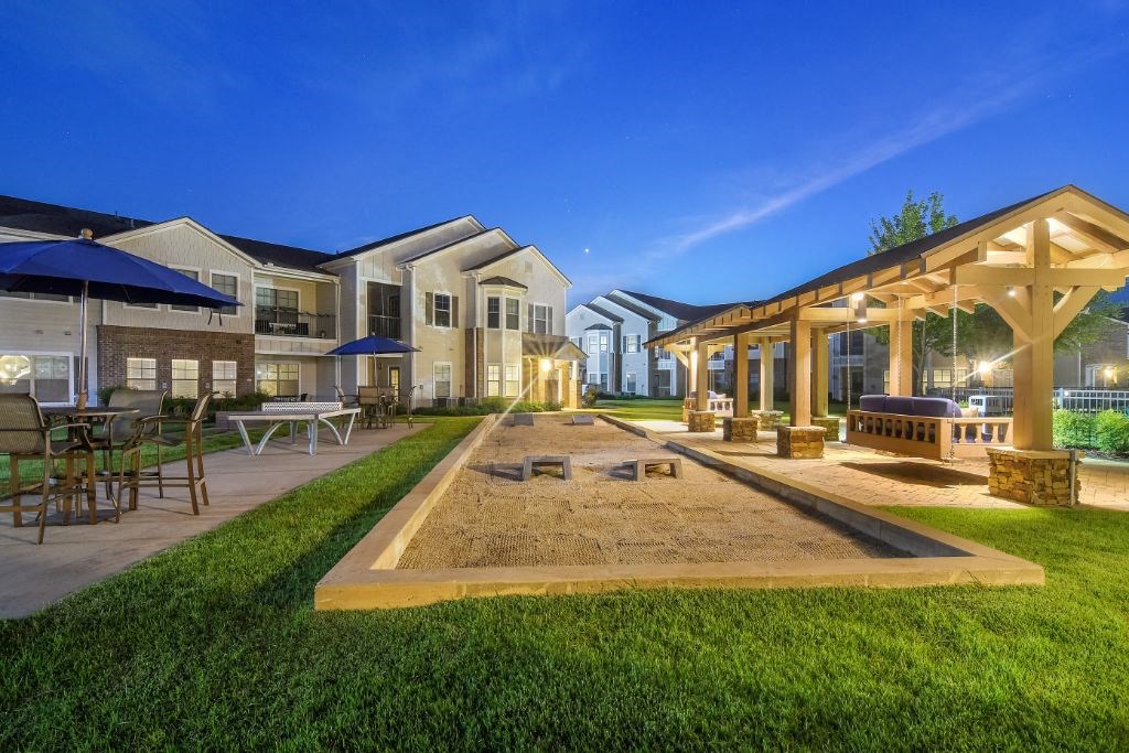 the preserve at ballantyne commons community courtyard  at Kingston Crossing Apartment Homes, Bossier City, LA