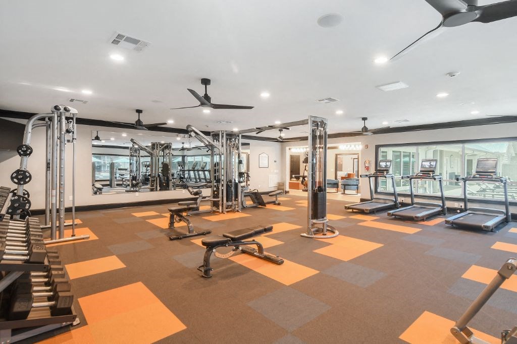 the gym at the preserve at great pond apartments in windsor, ct at The Woodlands Apartment Homes, Meridian